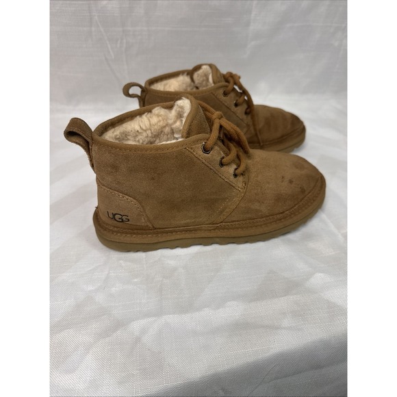 UGG Neumel Men's Size 6 Chukka Boot, Chestnut Suede Sheepskin Lined Lace Up - Picture 1 of 15